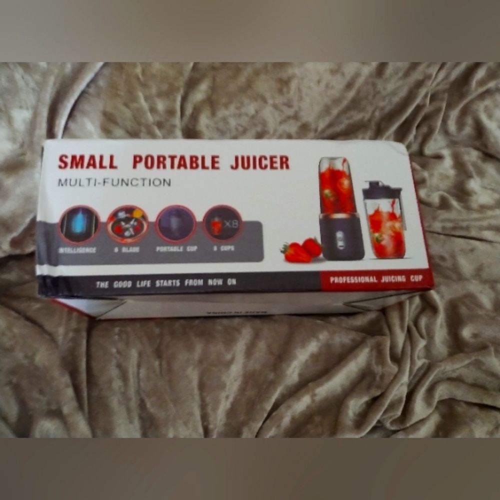 Small portable juicer- New